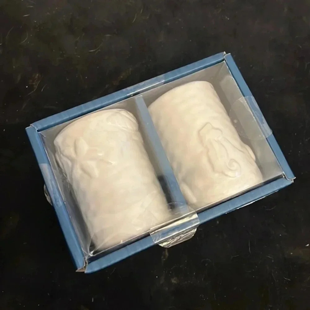 Sand + Sea‎ Salt & Pepper Shakers
